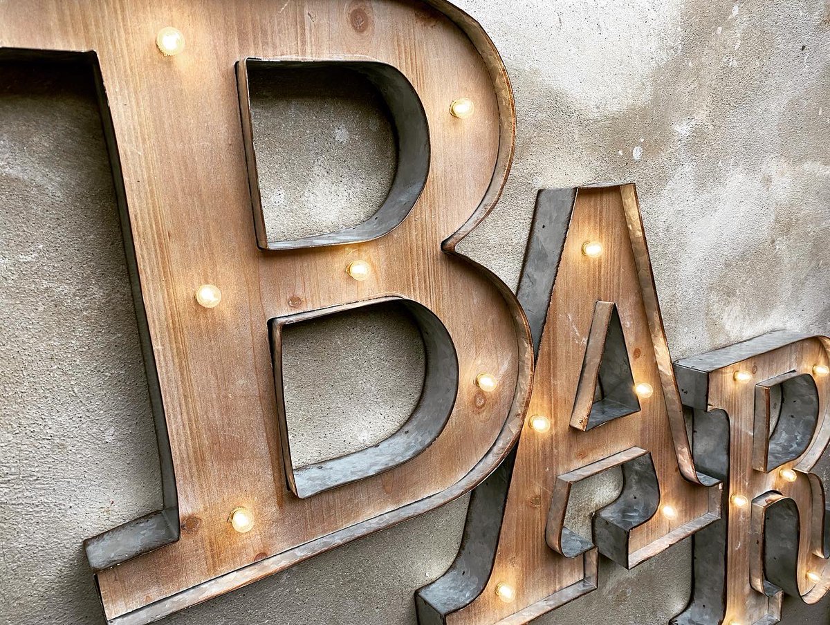 loftambiente's tweet photo. Bar Led Leuchtbuchstaben Vintage led letters retro beleuchtete Buchstaben - ideal als Dekoration für Schaufenster oder für Firmenlogos in der Schweiz #leuchtbuchstaben #marqueebuchstaben #ledbuchstaben #schweiz #zürich #loftambiente #ledletters https://t.co/DPXvODdzkb https://t.co/iqUIoPjZLm