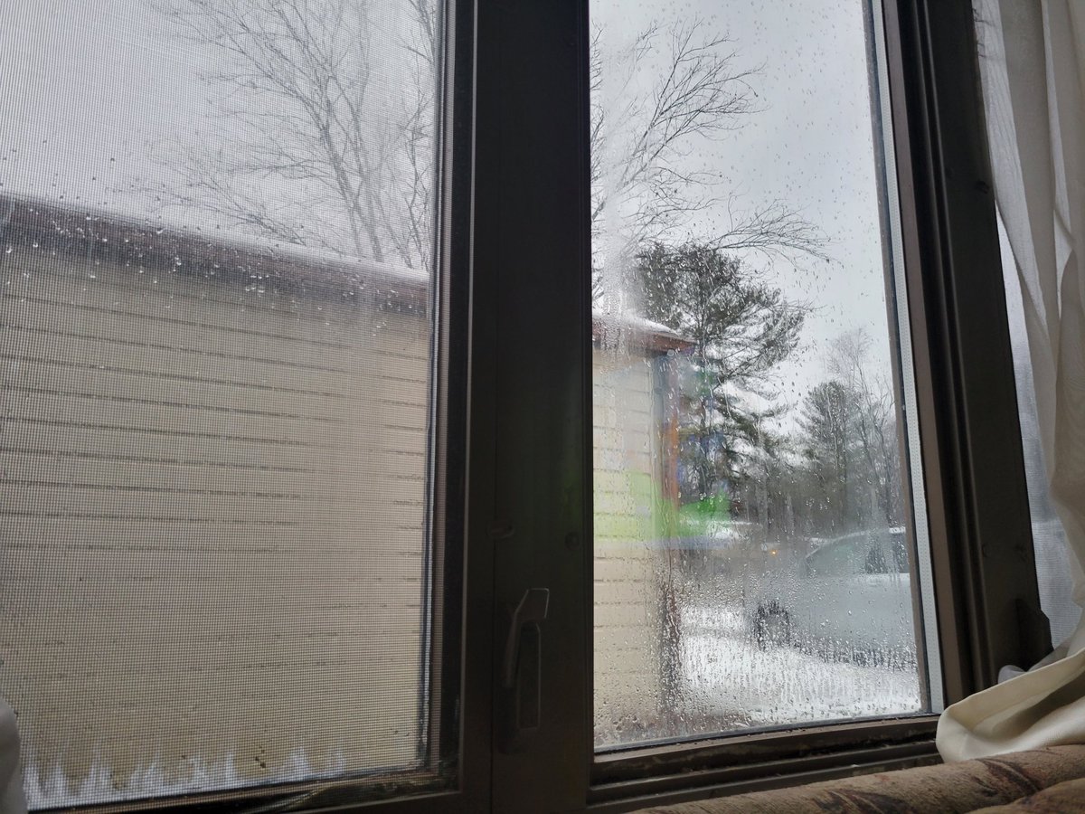 Kaneko_Doc's tweet photo. It's a sleepy #RainyDay these days are good for #videogames  and hot chocolate https://t.co/ClBG45qptE