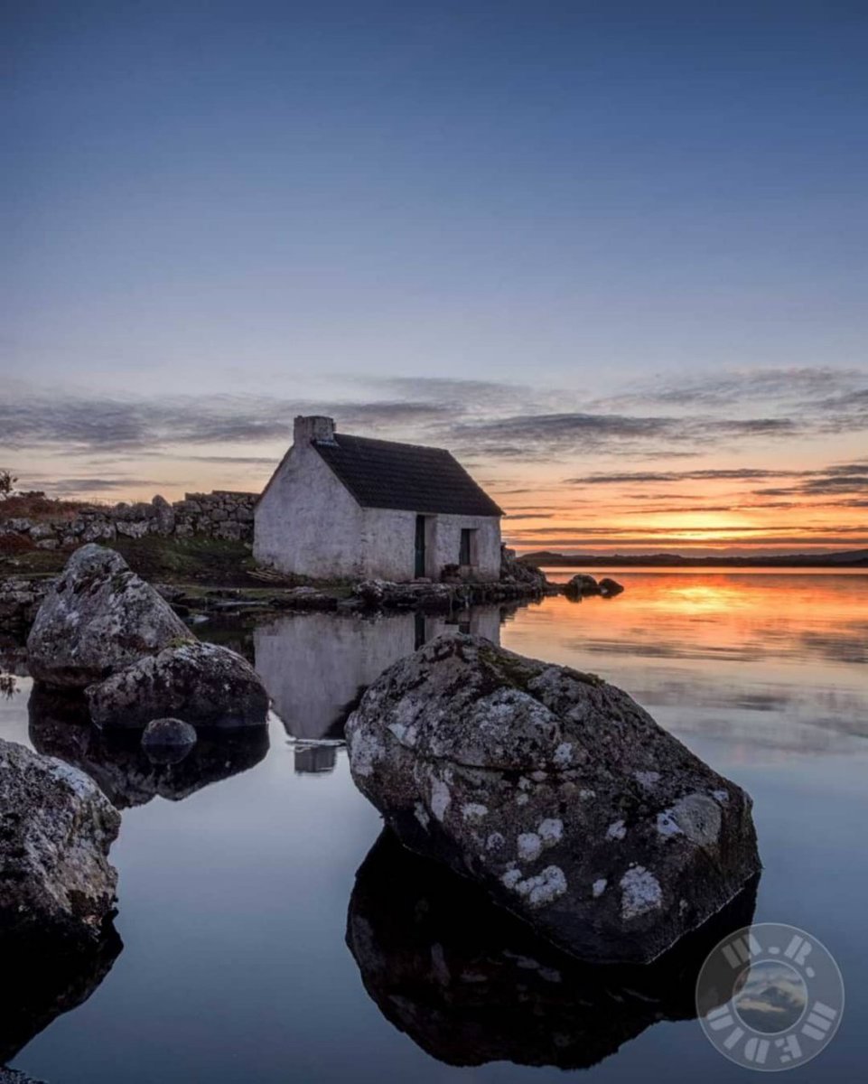 visit_galway's tweet photo. We're just gonna leave this here... Just a stunning shot of the little fishing hut at Screebe in Connemara... ๐
๐ก๐ฃโโ๏ธ๐ฃ๐
๐ธ IG/ michael_reynolds_media
๐ Connemara, Ireland
#Goodnight #Wow #LoveThis #AmazingPlaces #Quiet #Calm #Screebe #Connemara #Galway #Ireland #VisitGalway https://t.co/7YlAxSjI6h