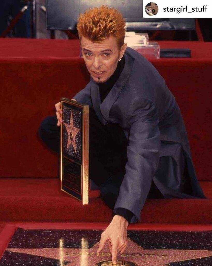 voyagenfrancais's tweet photo. [LOS ANGELES en français ]Hello à tous 💫⭐️🇺🇸

Aujourd’hui 8 janvier David Bowie aurait eu 75 ans..pour ses fans son étoile qu il a inaugurée en Février 1997 se trouve au 7021 Hollywood boulevard 😜🤩
.
.
.
.
.
.
.
.

.
#losangelesenfrancais #losangeles #ilovela #onlyla #visite… https://t.co/8Qq3uqzj6A