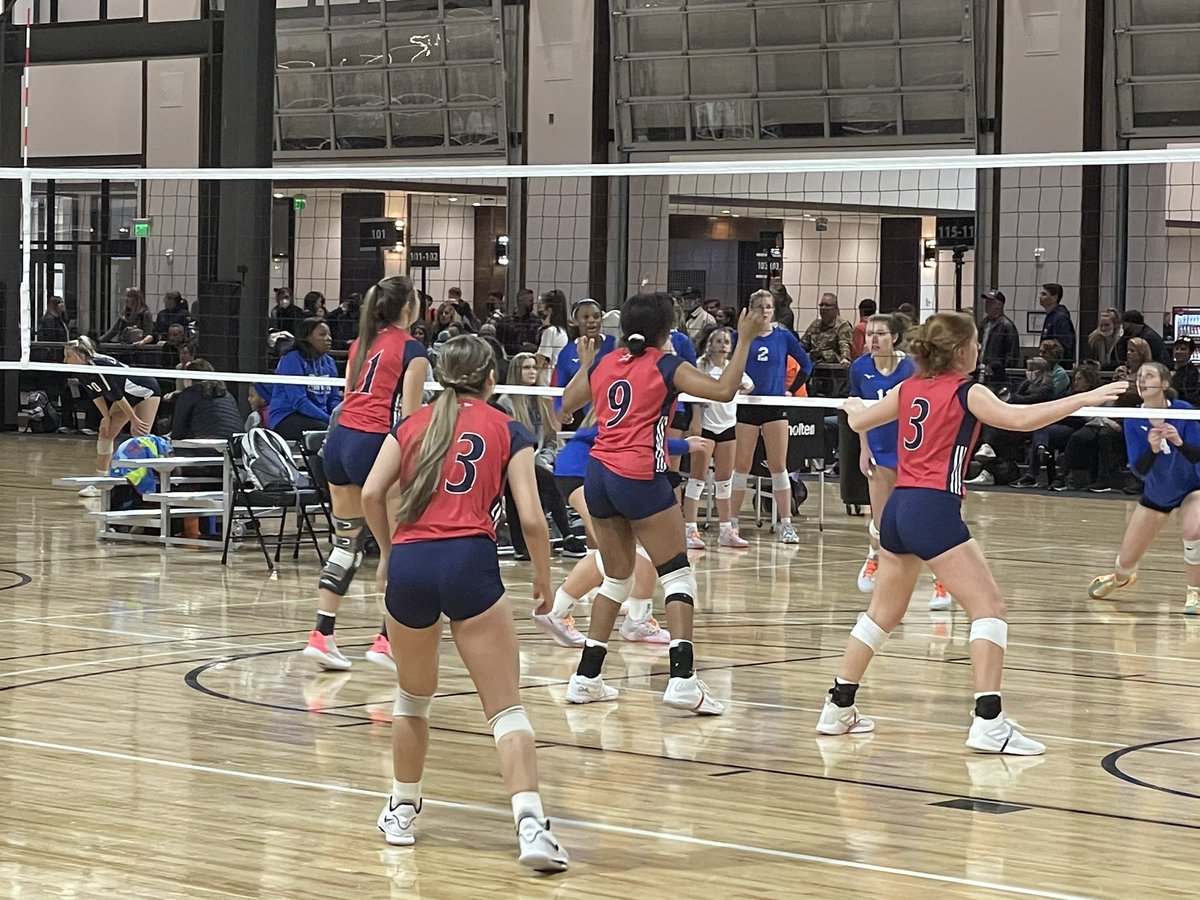 ktrahan1205's tweet photo. Another volleyball weekend in the books - Played in Rock Hill, SC at AAU Southern Power Super Regionals. Finished 3-1 on the weekend. Not the way they wanted to finish this morning, but nevertheless a fun weekend getting to spend it with my girl! https://t.co/kyvFjFejVP