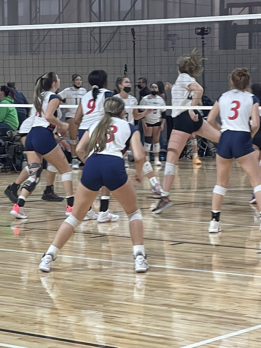 ktrahan1205's tweet photo. Another volleyball weekend in the books - Played in Rock Hill, SC at AAU Southern Power Super Regionals. Finished 3-1 on the weekend. Not the way they wanted to finish this morning, but nevertheless a fun weekend getting to spend it with my girl! https://t.co/kyvFjFejVP