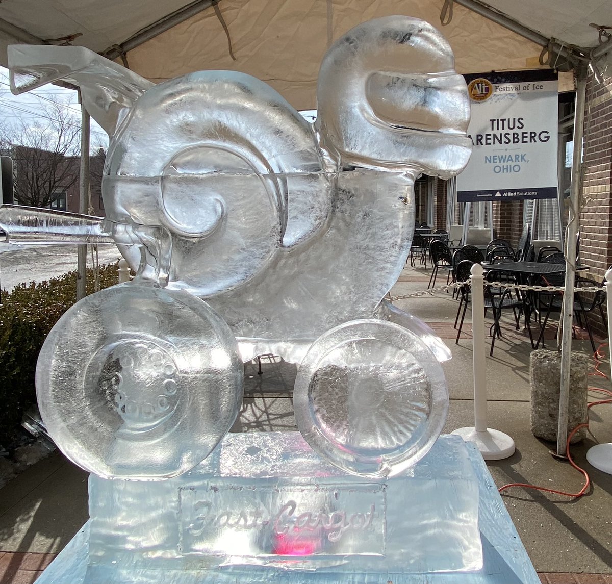 MononQuotes's tweet photo. @carmelartdesign @CITYOFCARMELIN #Monon #CarmelIN #FestivalofIce https://t.co/fxzBuLTgYB