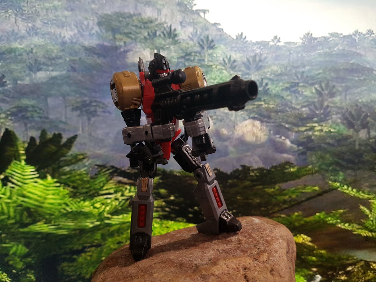 TheLocalBard's tweet photo. Dinobot Slash. This one is an over sized knock-off of really good quality!
#Transformers #Dinobots #Slash #KnockOffTransformers https://t.co/YiElxdSLbD