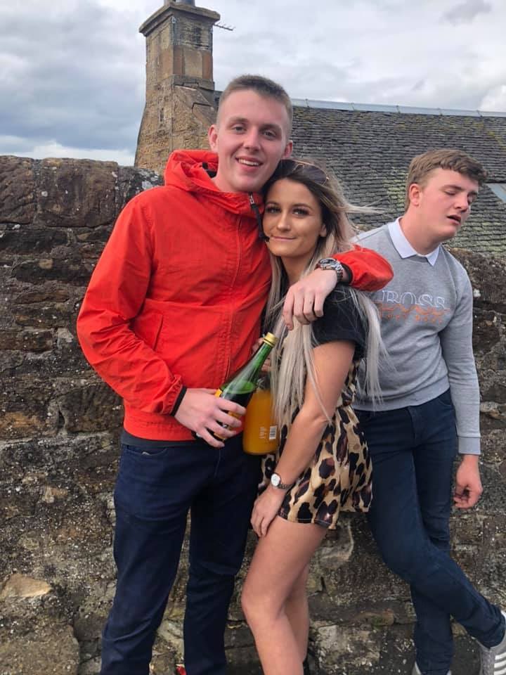 JadeeSneddon's tweet photo. @ChrissyyP98 happy birthday🍻 hope it’s been a good one! Hopefully see you soon🕺🏽 🤣🤣 xx need to get some good pics 😅 https://t.co/CxDuT2qyNq