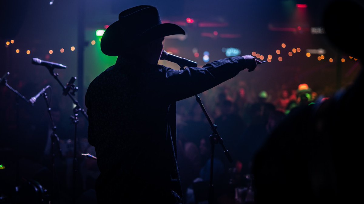 Rebeleon8's tweet photo. RODEO DISCO WAS  🔥  #Rebeleon @Charlie_Boy_  @johnadrian3 @garro0924 @AndresL57603941 https://t.co/48yClmTet7