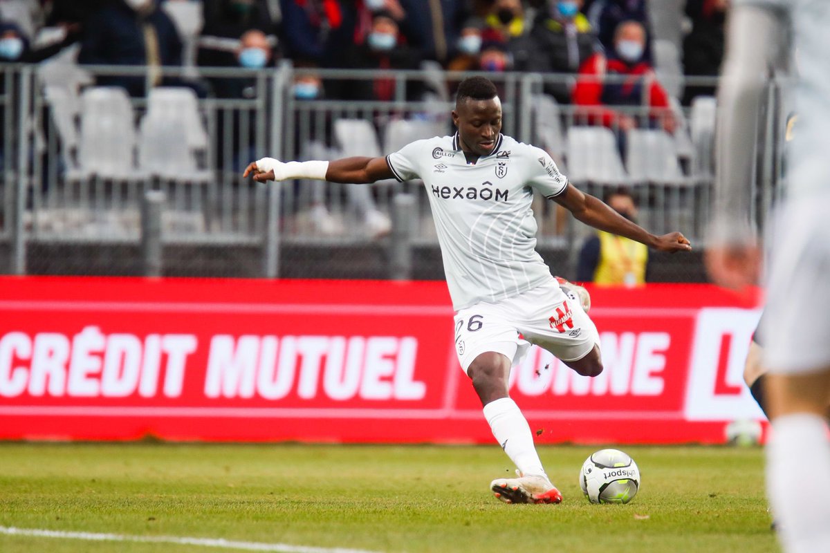 DionLopy's tweet photo. On rentre de Clermont avec 𝘂𝗻 𝗽𝗼𝗶𝗻𝘁, frustrant de ne pas avoir su ramener la victoire! ✊🏾

On reste concentrés pour faire mieux dès le week-end prochain ! 💪🏾 @StadeDeReims 

#CF63SDR
#DL26 https://t.co/9QCFHK3myZ