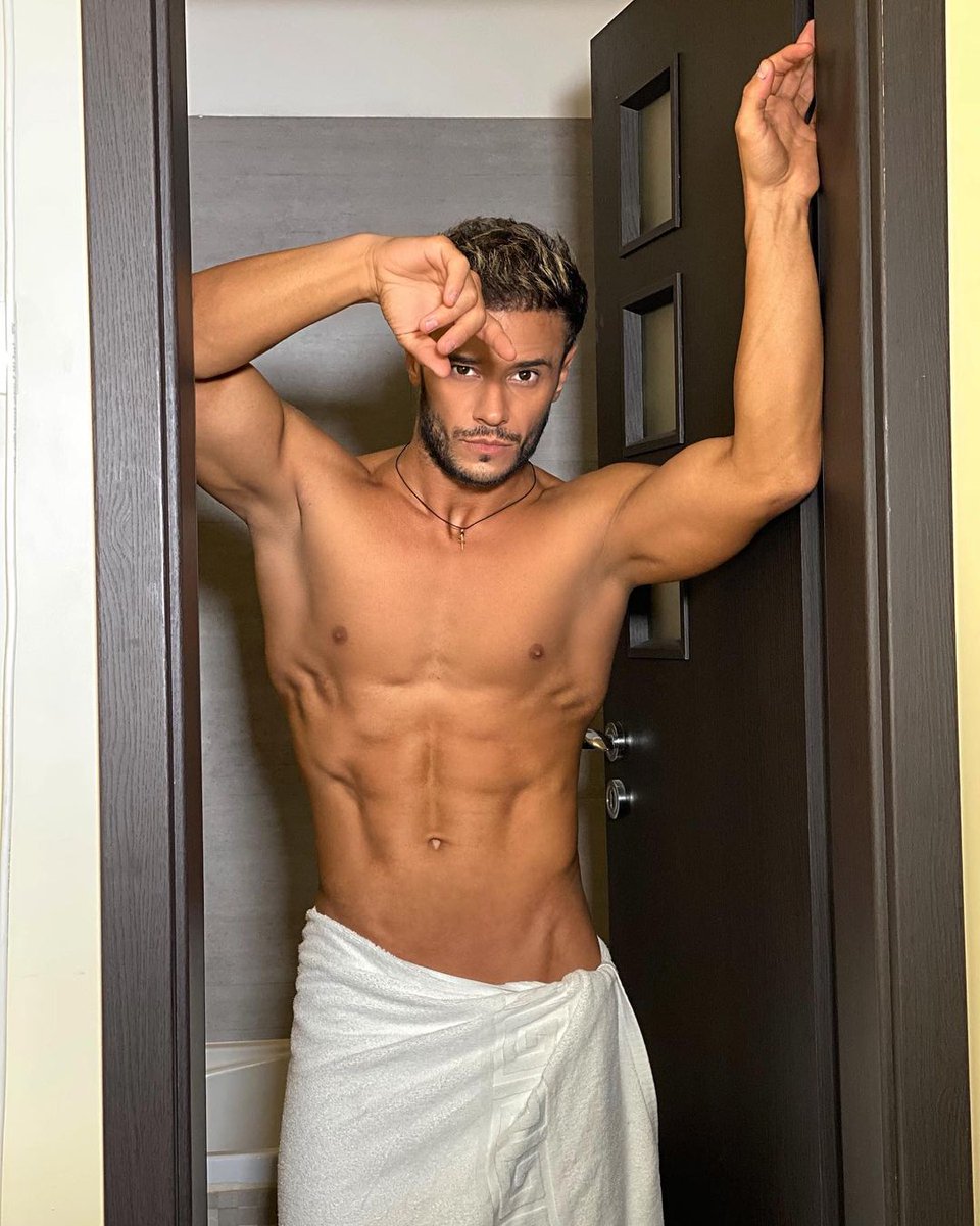 HotMaleCelebs6's tweet photo. Dima Trofim๐๐โค
#RomanianSingerโค๐๐ https://t.co/uw3rl1hrM7