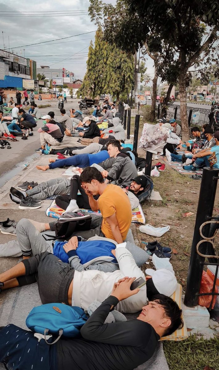 MohammadKhedri's tweet photo. Collectively as loving &amp; caring community of we all can do better #HelpRefugees_Indonesia https://t.co/XxEBxqKgXZ