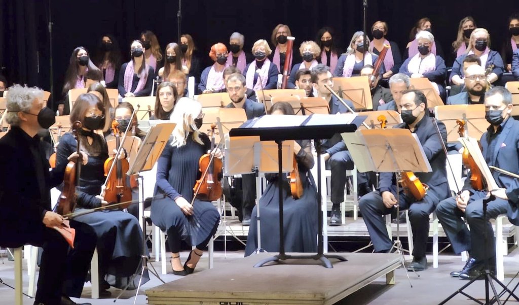 ManelSastre's tweet photo. Felicitats @AlbertDeprius, cor i simfònica del @corharmonia pel concert d'avui a Calafell! Gran repertori i genial interpretació que ens ha fet gaudir molt! https://t.co/uKI4JarRaJ