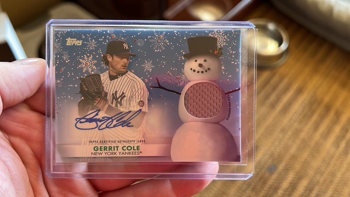 For Sale:

2021 Topps Holiday
Gerrit Cole 
Snowman Auto/Meno
6/10

$175 shipped OBO

@Hobby_Connect 
@HobbyConnector 
@Yankees https://t.co/68jOAb88mC
