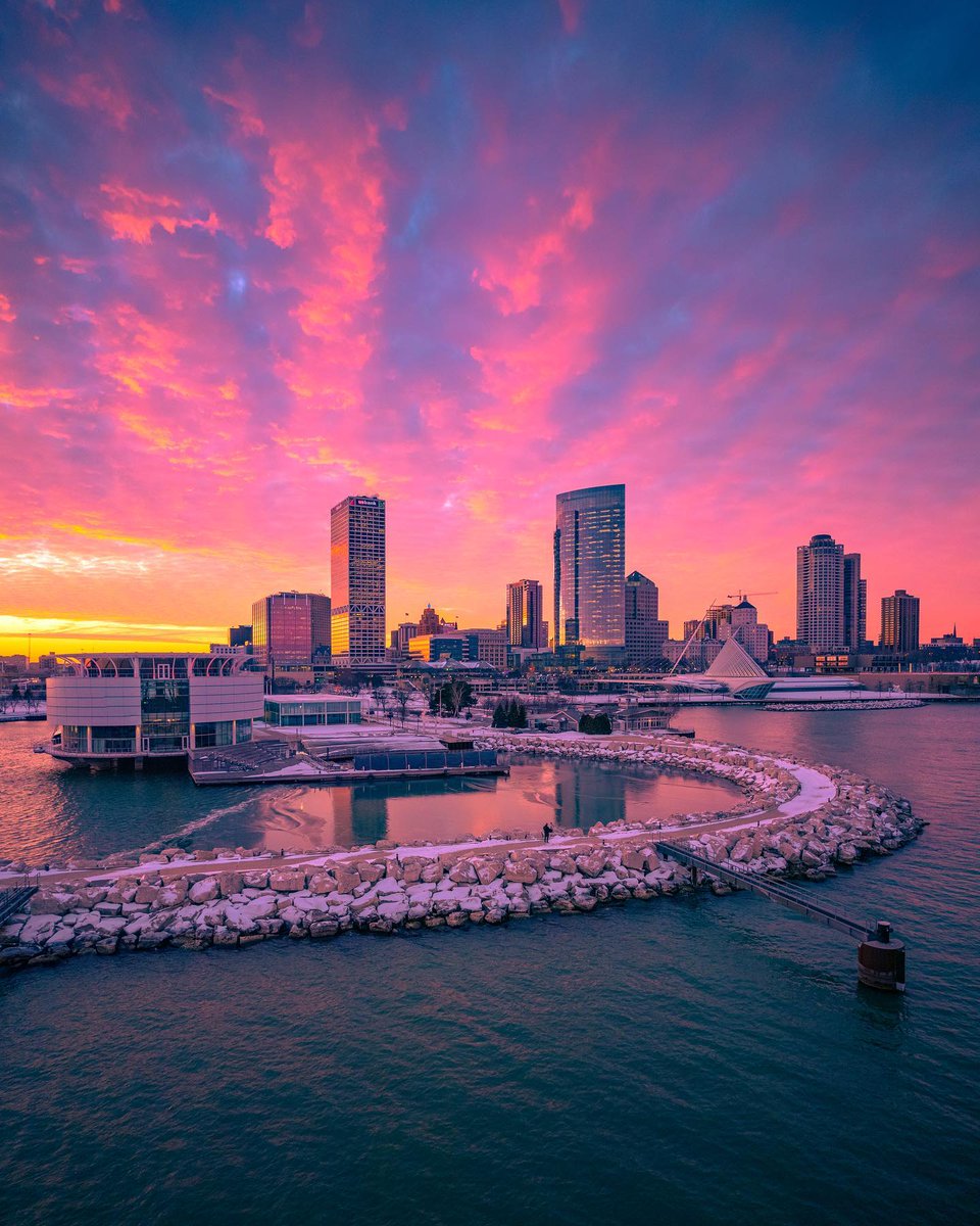 Go little rockstar 🤩 

📸: <a href="/natevomhof/">Nate Vomhof</a> 
#VisitMKE #Milwaukee