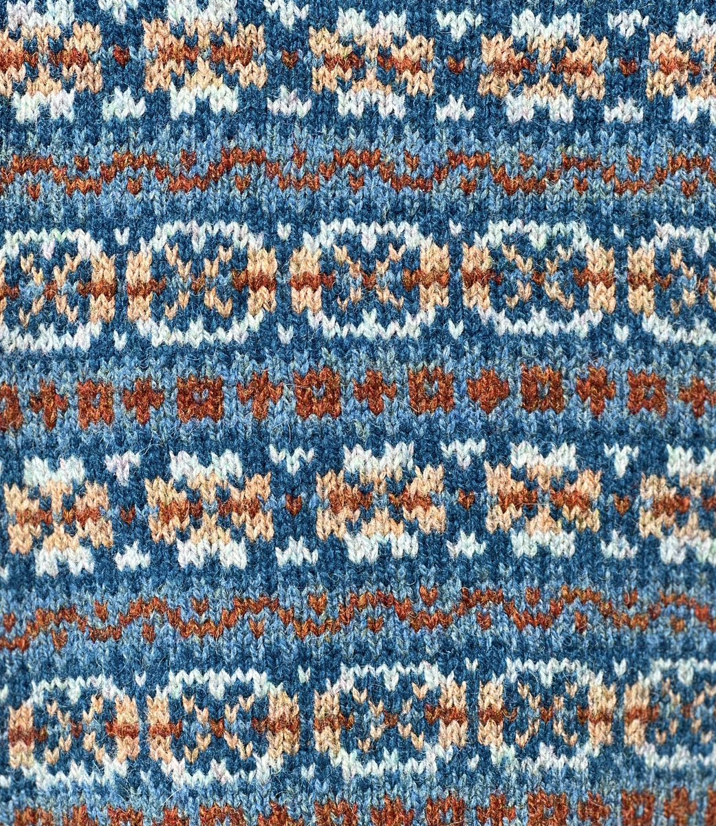 HarmeetKDhillon's tweet photo. Finished my Roosty pullover, a @ShetlandWoolWk design by Ella Gordon made w/@Shetland yarn. Designed as a vest โ something I donโt really wear โ I added balloon sleeves with a floral lace pattern; also added length, Italian sloped shoulder. #knitting #knittwit #imadeit #fairisle https://t.co/Y40CzJJubl