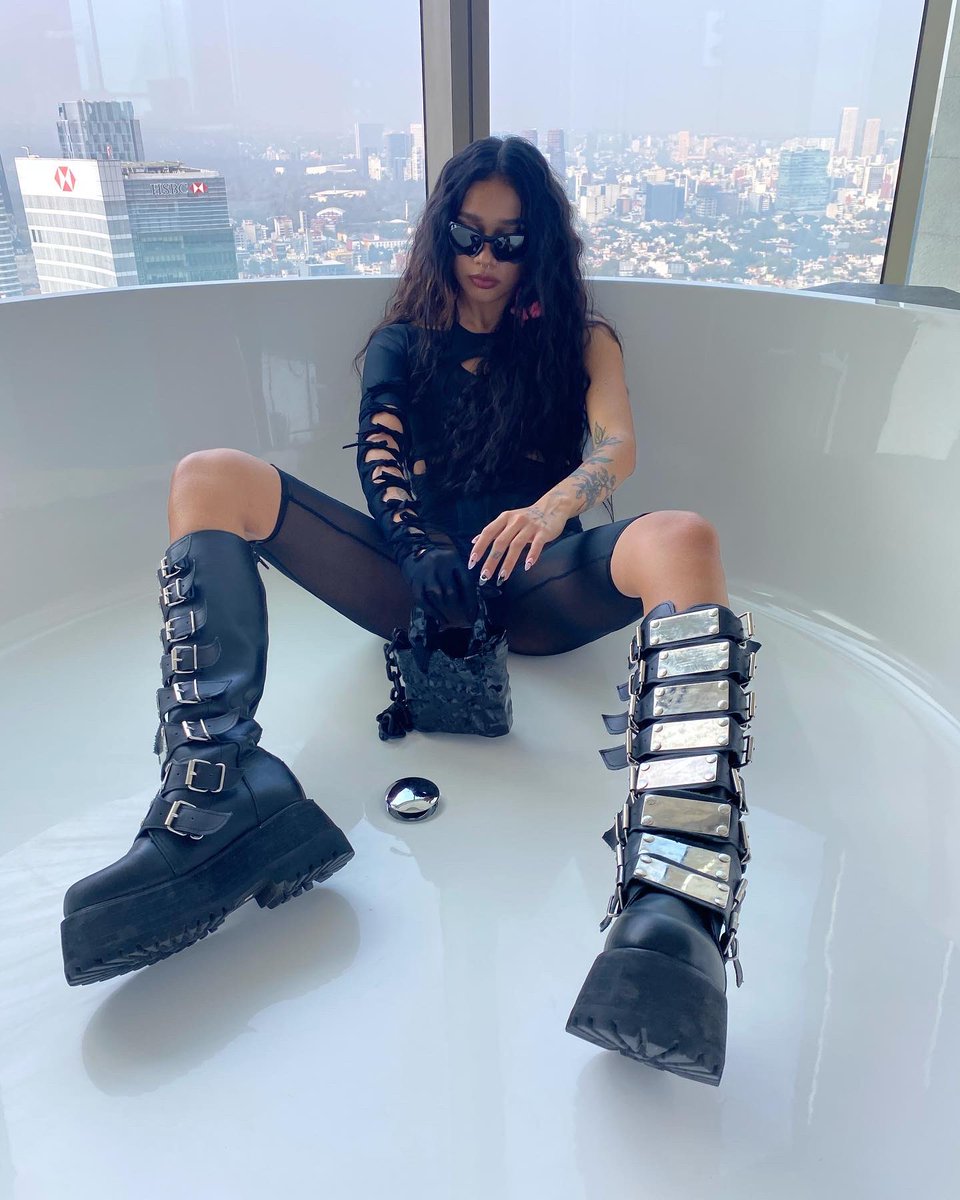 lizethselene's tweet photo. ⛓⛓⛓ https://t.co/bikCorw9mx