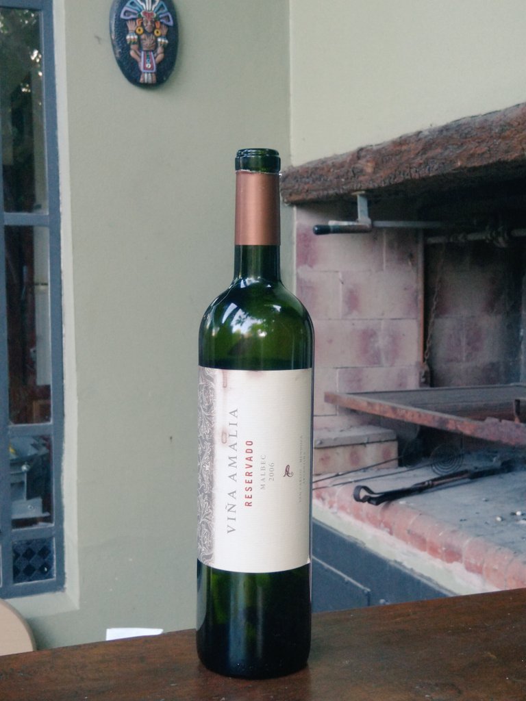 aviongonzalez's tweet photo. Linda noche para juntarse un rato a compartir unos vinos. Este fue el que más disfruté porque se notaba la evolución, y llegó impecable, con buena acidez y fruta... https://t.co/sAZ5UikUUV