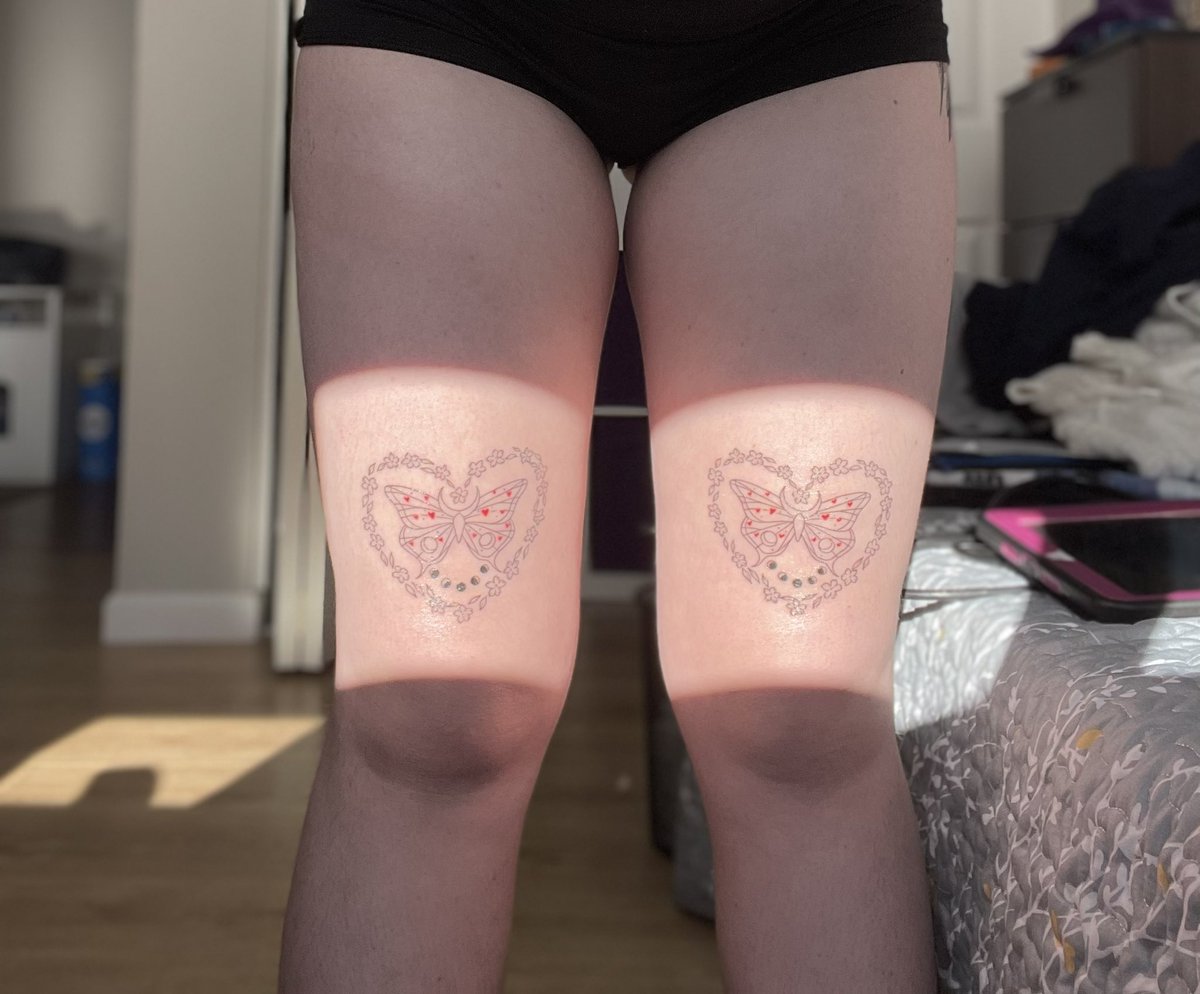 _AxisGaming_'s tweet photo. Some pictures of my new tattoos :) https://t.co/hjExjCgC1o