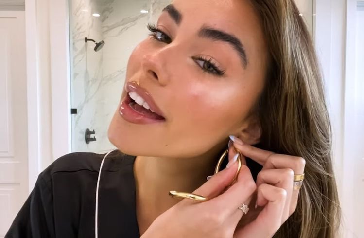 eliesaaabs's tweet image. Vogue Beauty Secrets videos are therapeutic