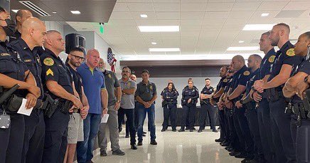 alexDLPmiami's tweet image. I want to take the opportunity to salute the City of Miami Police Department @mpdpolice on #NationalLawEnforcementAppreciationDay. Thank you for your service. 🤝
#policeofficer #police #miamipd #lawenforcement