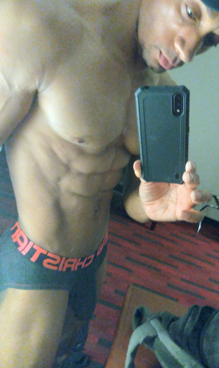 QuintenMoore7's tweet photo. Mistakes and failures are a part of life. GETTING  UP...Reevaluate own your LIFE. GET smarter #fitness #Motivation #gains #bodybuilding https://t.co/eh81Czy1IB