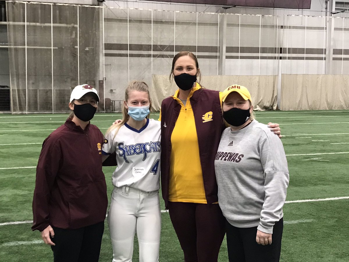 Savannah_C2004's tweet photo. I had an amazing time @CMUSoftball camp!! I loved the campus and girls and couldn’t ask for a better time. Thank you coaches for hosting! #fireupchips #cmusoftball #softball #athletics #2023 https://t.co/BDk5SIvsRS