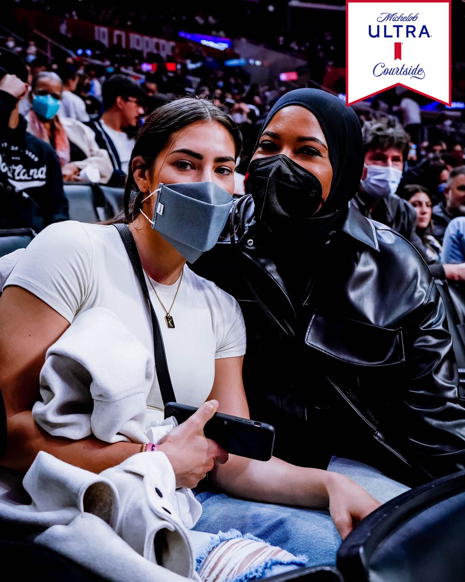 .@LVAces's @Kelseyplum10 and U.S. Olympic Medalist @IbtihajMuhammad were in the building for the Clippers win! 📸 #ULTRACourtside Celebrity Row