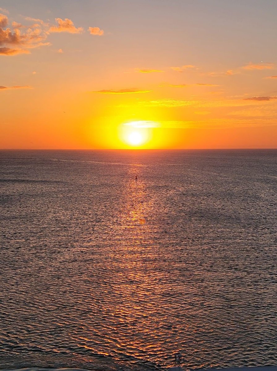 DebbieEsparza5's tweet photo. Just back from a five day cruise with my Dad who got a plaque for being the oldest platinum member on board.  The look on his face was priceless when they called his name. https://t.co/oYoukuGe6n