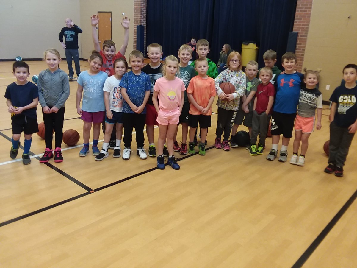 BoondocksBBall's tweet photo. Today we had 24 players participate at our first clinic of 2022.  Only three clinics left but there are still spots available if a 1st-8th grader wants to participate. If your interested email me at boondocksbasketball@gmail.com https://t.co/0vMDWNujgg