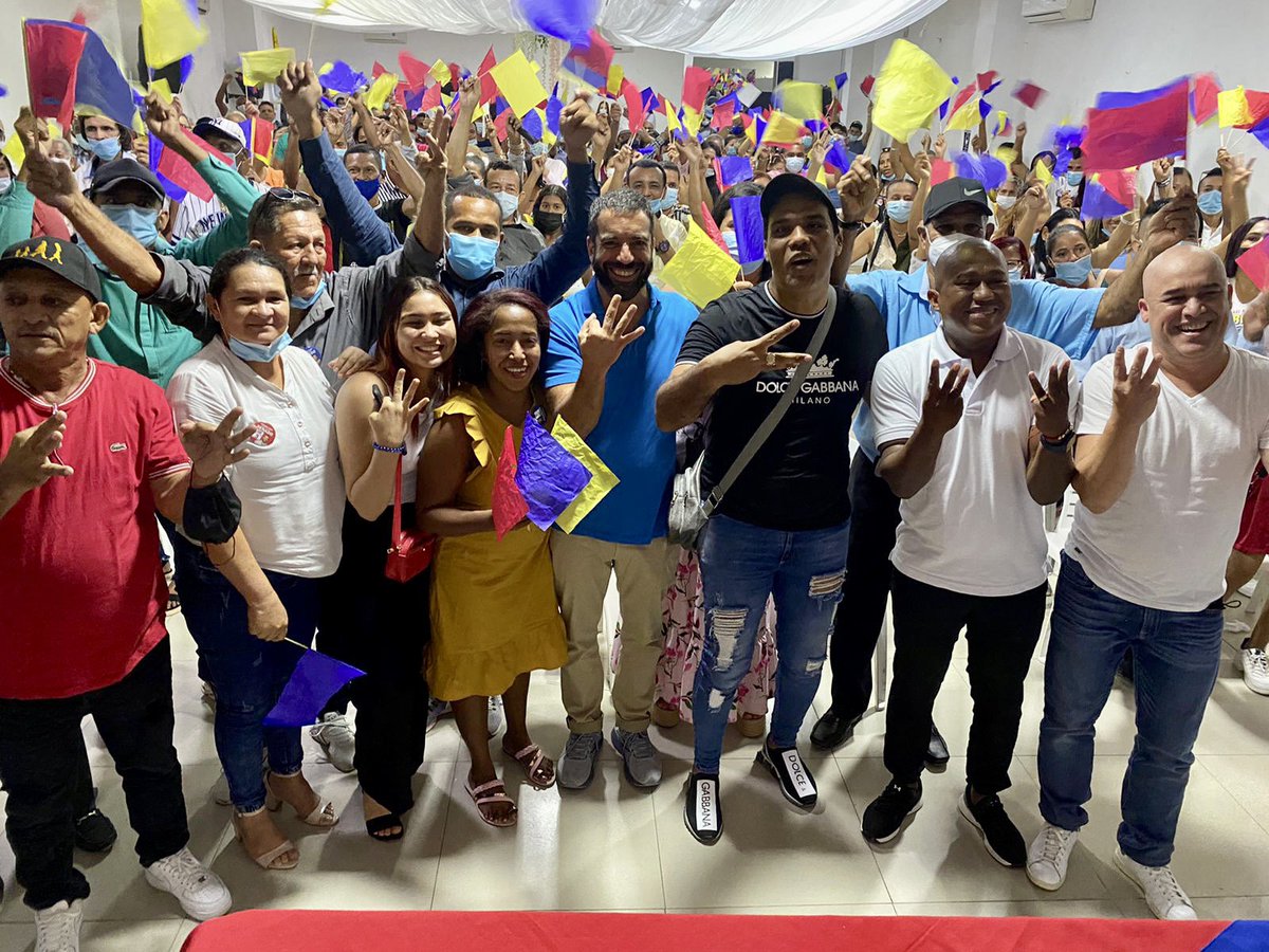 Reunido en Soledad con mi amigo Víctor Sandoval, muchas gracias por esta invitación y la oportunidad de charlar con los soledeños. #CambioRadical #TieneLaClave #CR3