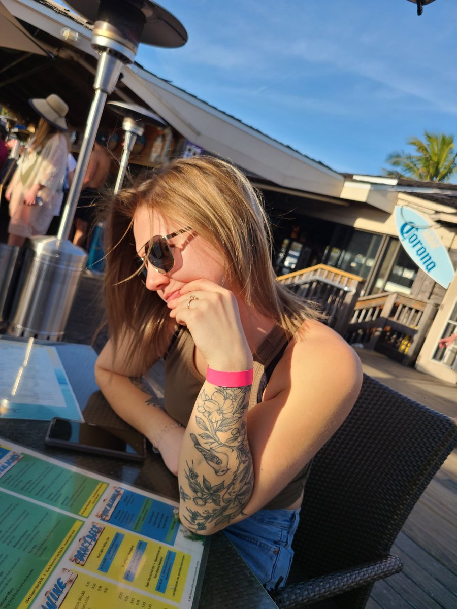 Hollaaayyy's tweet photo. Went on vacation with the love of my life and I just everyone to know that warm weather and sun shine will fix anything and everything in the Ohio winter months https://t.co/KlT9atmoKV