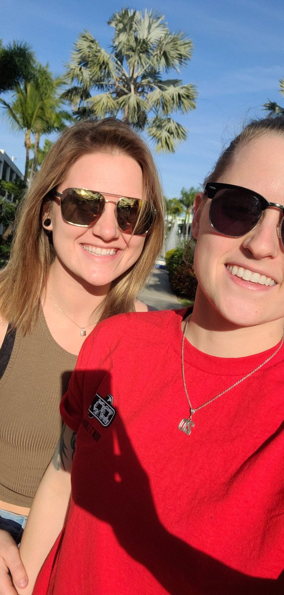 Hollaaayyy's tweet photo. Went on vacation with the love of my life and I just everyone to know that warm weather and sun shine will fix anything and everything in the Ohio winter months https://t.co/KlT9atmoKV