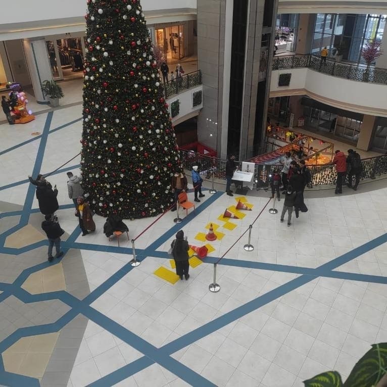 Erzurum Genç Vizyon Ekibi olarak MNG AVM’de  7-14 Ocak Beyaz Baston Görme Engelliler Haftasında empati parkuru oluşturarak engelsiz bireylere yönelik farkındalık etkinliği düzenledik. Biraz da olsa engelli kardeşlerimizin halini anladık. 😇❤️😇❤️