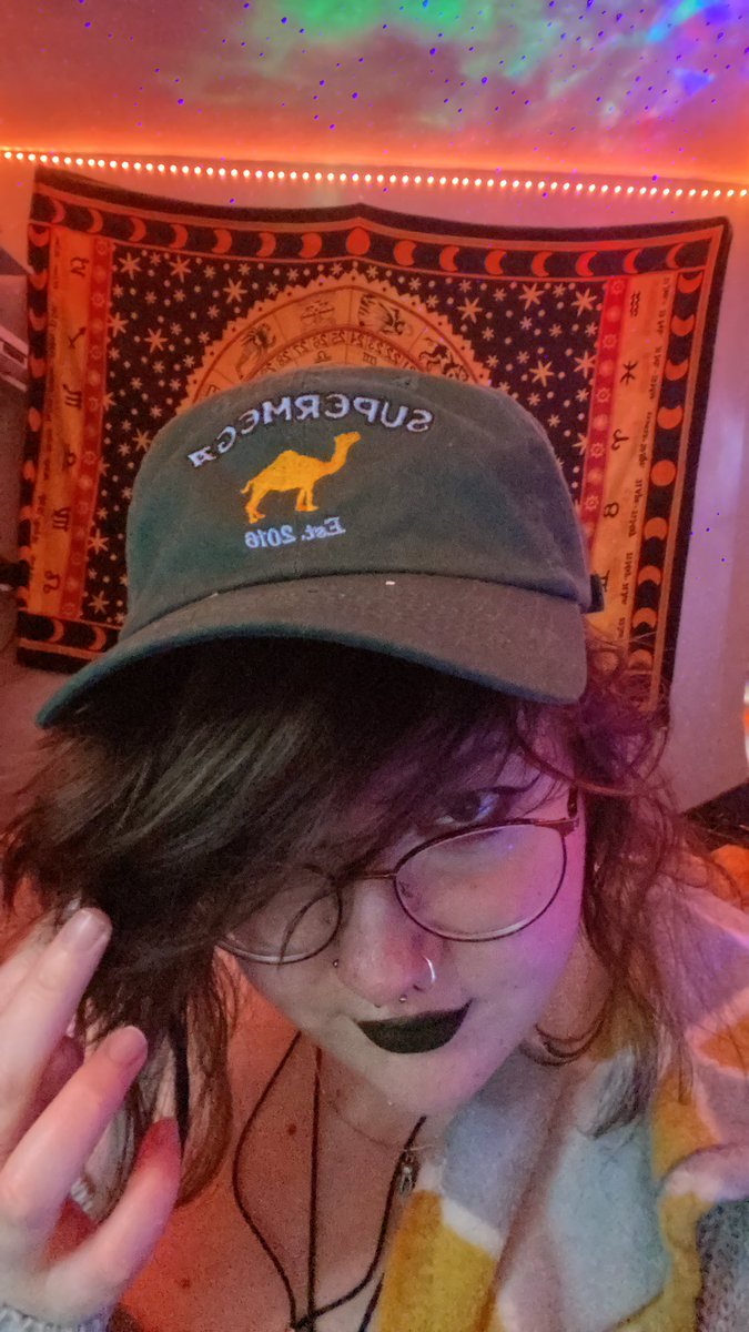 shinyjuices's tweet photo. any emo meg heads???? #emo #meghead #yomomma https://t.co/lfnUOoeFER