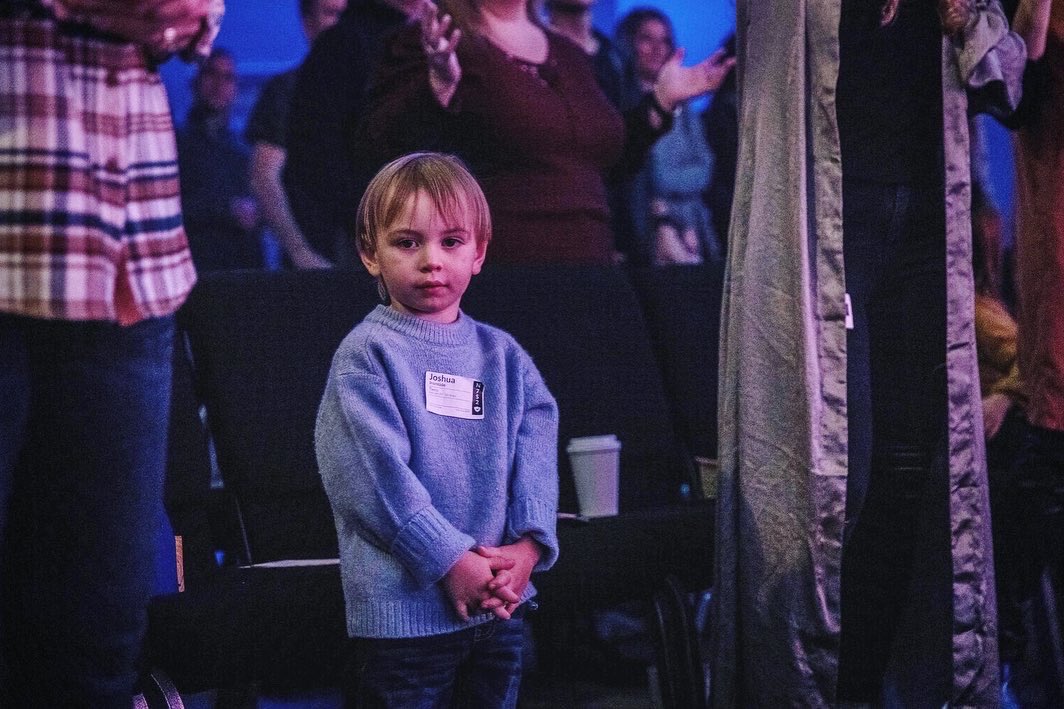 nathanironside's tweet photo. “This is what freedom feels like
This is what heaven sounds like, we praise you, we praise you” … 

❤️‍🔥 What a great day 💭🙌🏻@journeypeople
SETLIST:
We Praise You - Brandon Lake
I Speak Jesus - Charity Gayle 
Be Still - Nathan Ironside 
Agnus Dei - M.W Smith https://t.co/oOFhNERETY