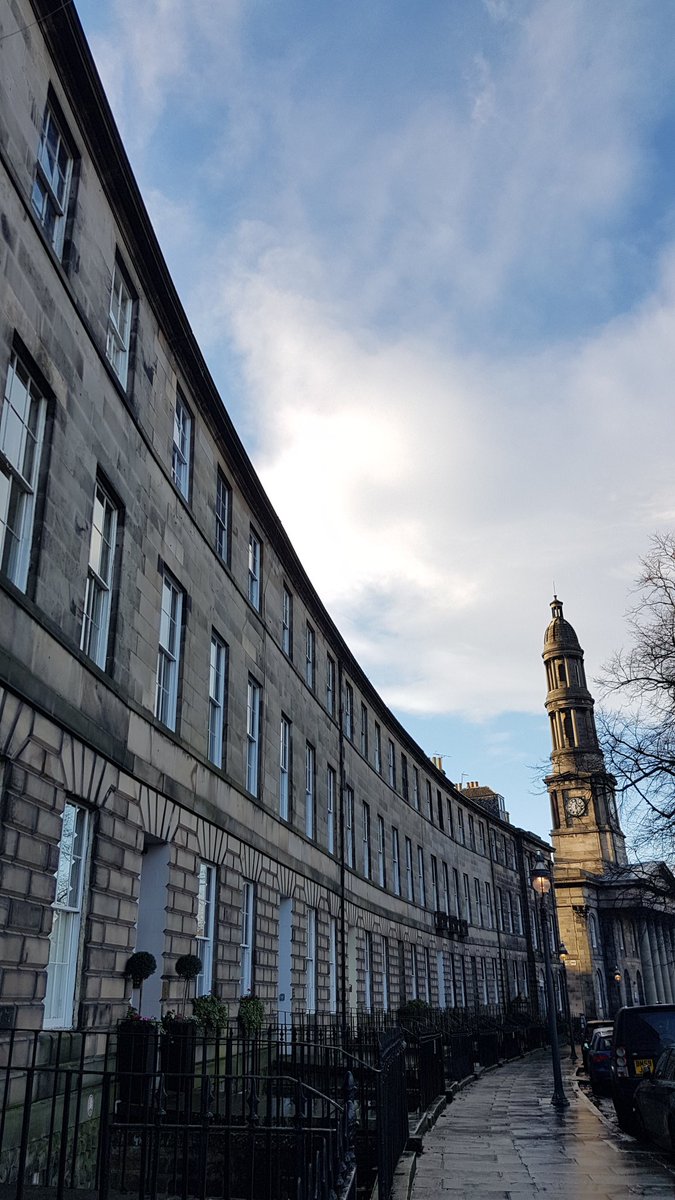 Laetitia12's tweet photo. Such a pretty day ☀️
#Edinburgh https://t.co/yix5C9nq3F