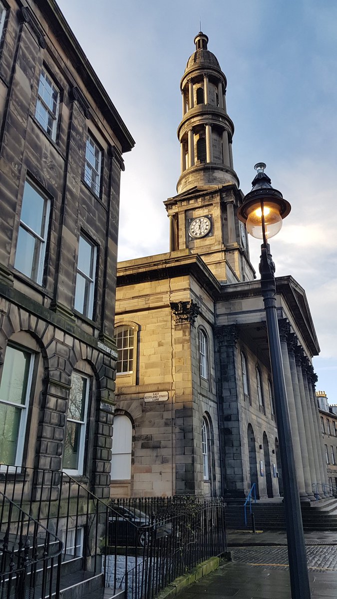 Laetitia12's tweet photo. Such a pretty day ☀️
#Edinburgh https://t.co/yix5C9nq3F