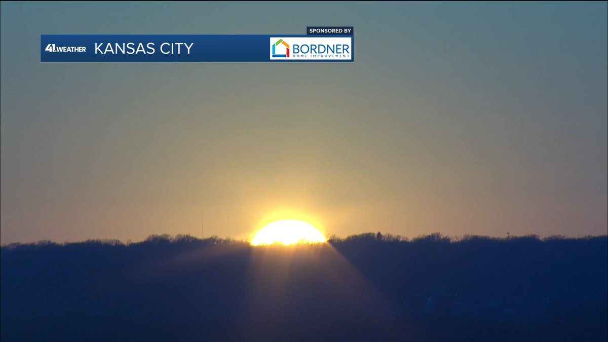 glezak's tweet photo. The sun is setting right now, and we have a look at the Chiefs playoff weather scenarios on in three minutes! https://t.co/FuMfKHSxBH