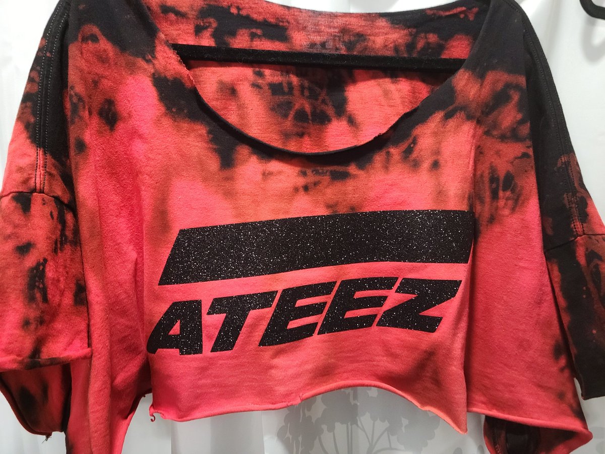 Creativ3Cactus's tweet photo. AND I'm done with mine. Still working on @AtinyPunkboy 's though. Not sure what I want to put on it. 🤔

@ATEEZofficial #Ateez #Atiny #에이티즈 #에이티니 #AteezinDallas #creatiny https://t.co/Pz3J3PBbRe