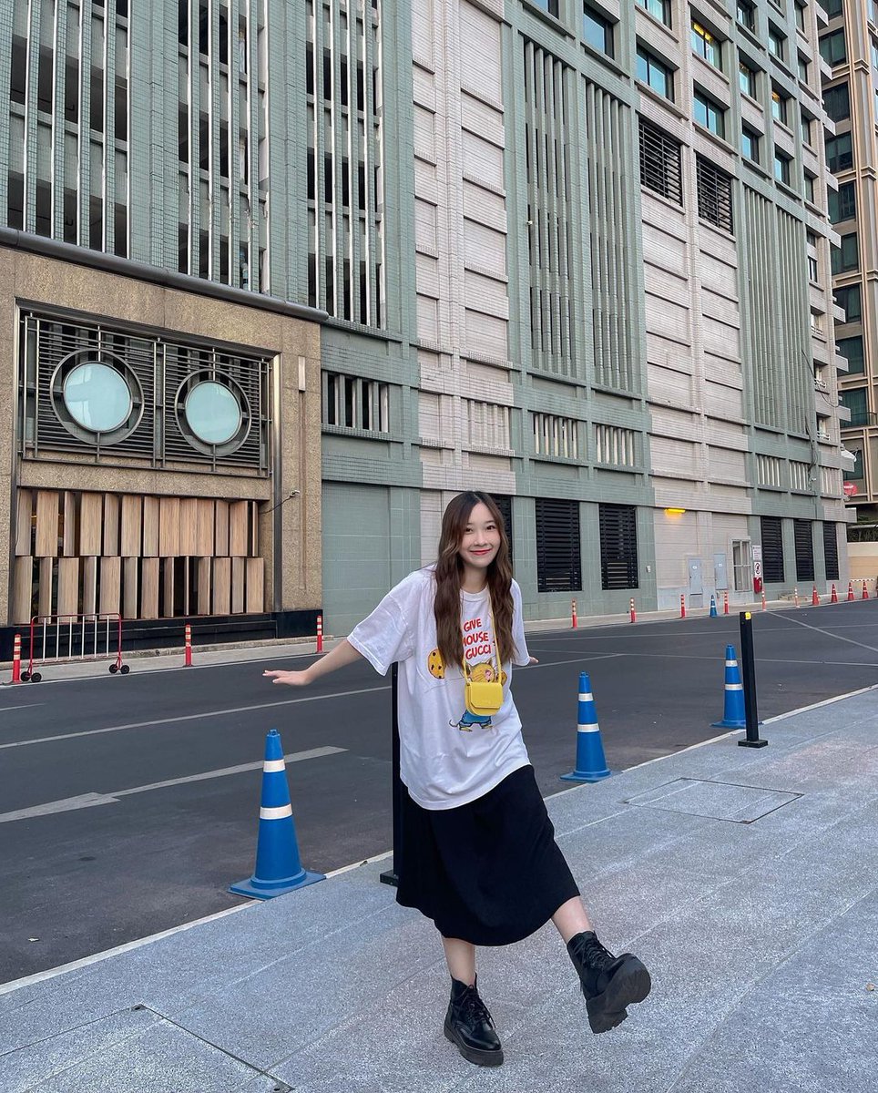 Puimeknw's tweet photo. #PuiClouds
happy pig in the city 🐖🏢💖 https://t.co/KkZCTFJeyt