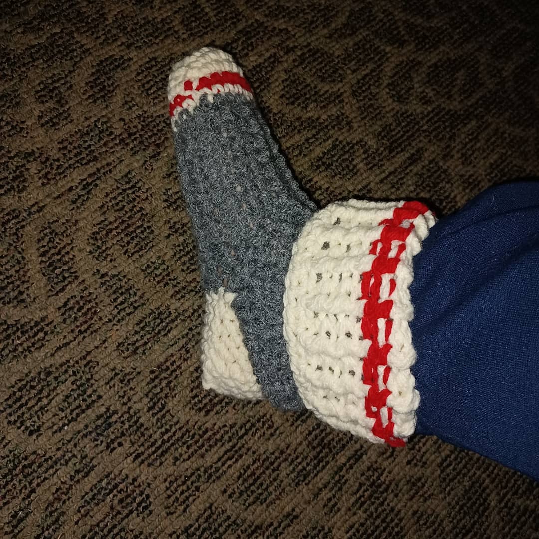 white_edna's tweet photo. Just finished a pair of slippers for myself https://t.co/8uN3oV37RP