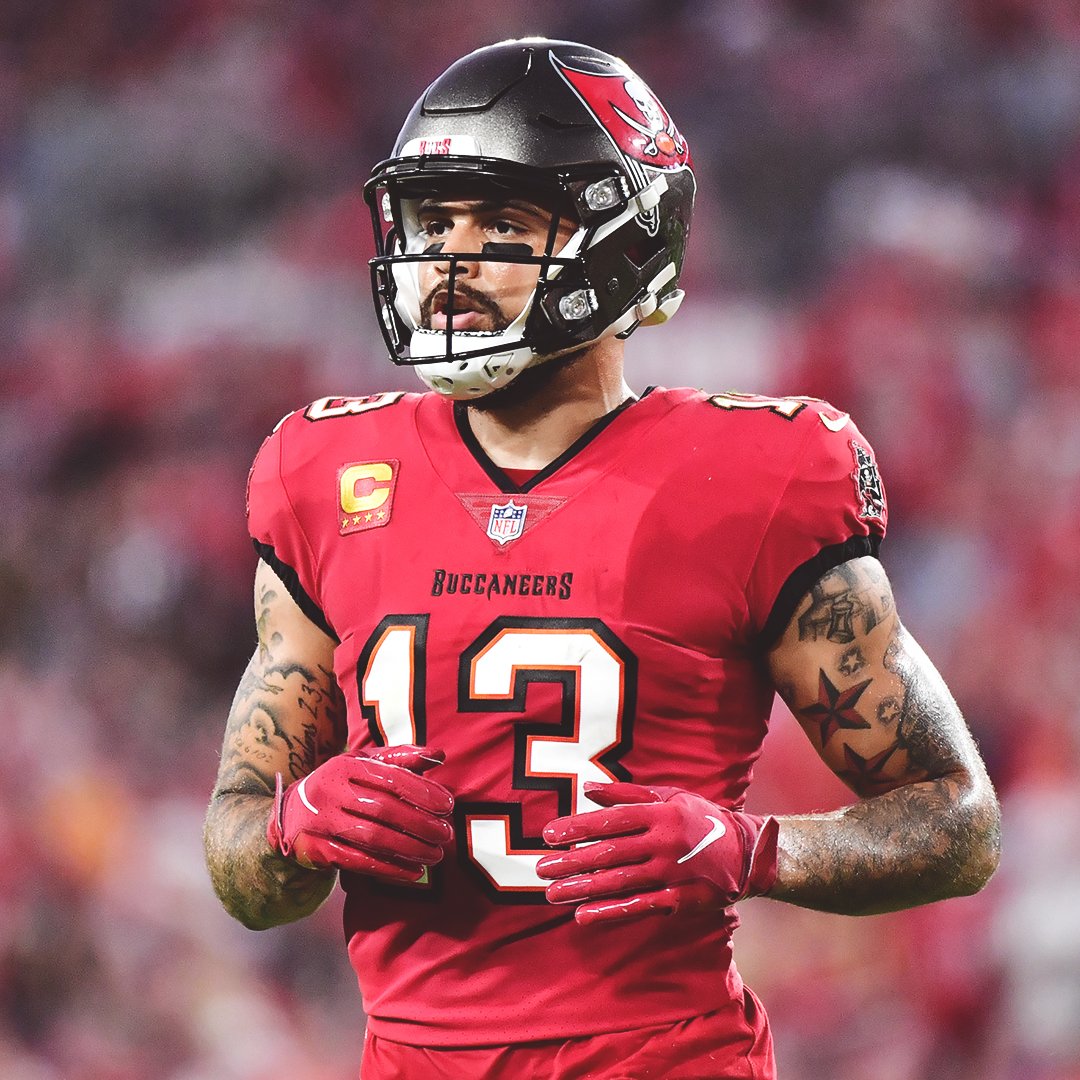 Mike Evans has finished with 1,000+ receiving yards in EIGHT STRAIGHT seasons to start his career, an NFL record 👏