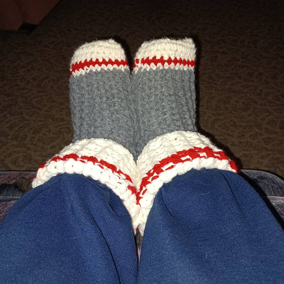 white_edna's tweet photo. Just finished a pair of slippers for myself https://t.co/8uN3oV37RP