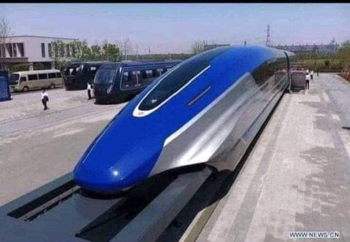 Maherlord11's tweet image. إفتتاح اول قطار  بالصين بسرعة الصوت يعني تعطس في كسلا تحمد ربك في الفاشر😂😂