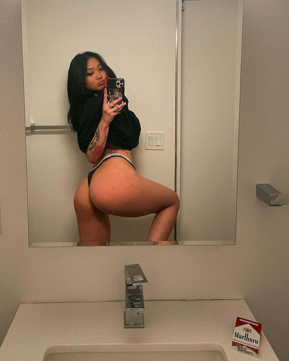 saucekaybaby's tweet photo. smack it https://t.co/6wNP5nxUUV