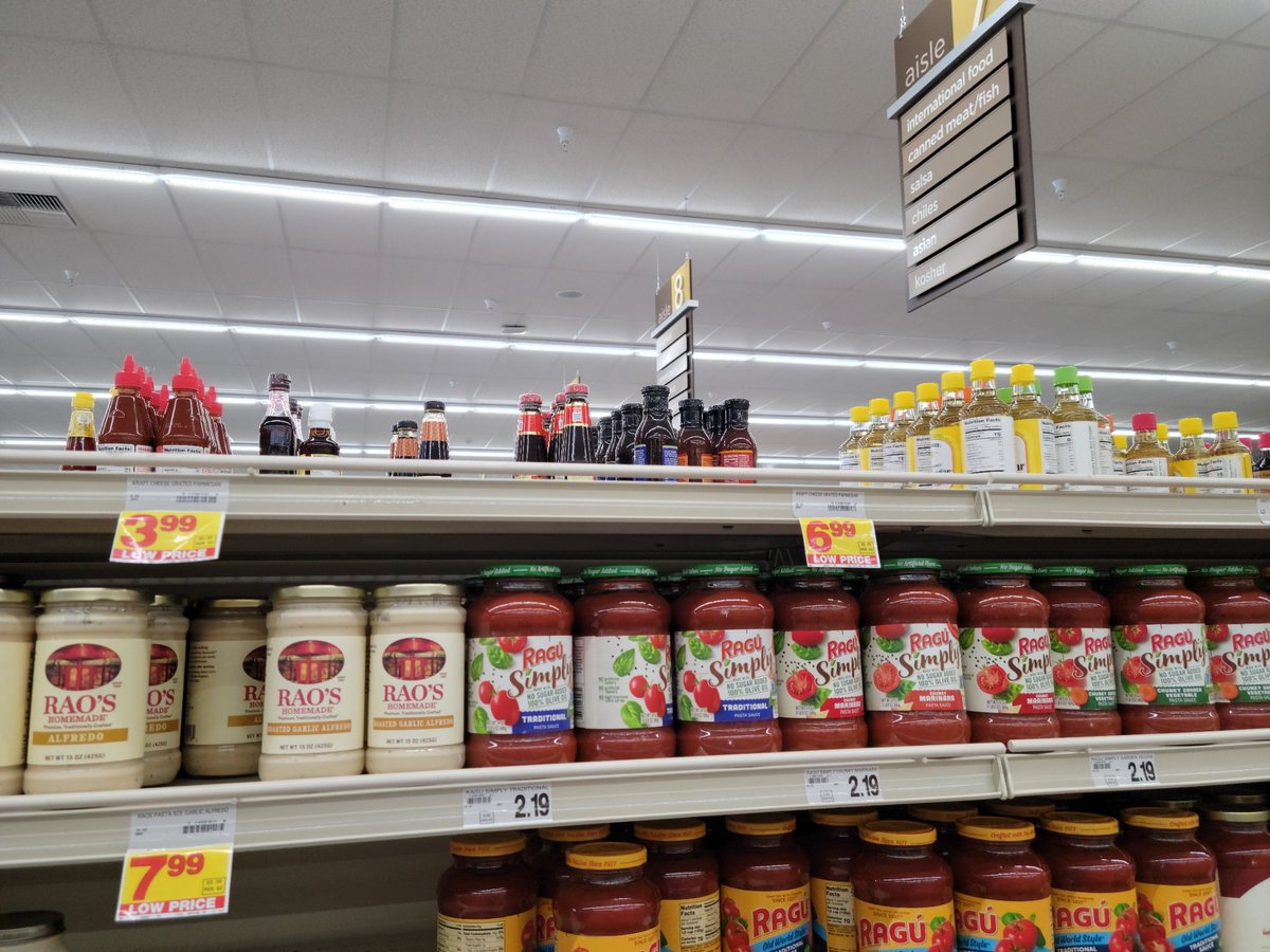 jenvanlaar's tweet photo. #BareShelvesBiden at Stater Bros in Simi Valley, CA. This was the 2nd store we went to looking for bagels. Found the bagels but zero - ZERO - plain cream cheese. If you want Kraft parmesan cheese or Top Ramen, you're pretty much out of luck. https://t.co/qS7Lx8gRMa