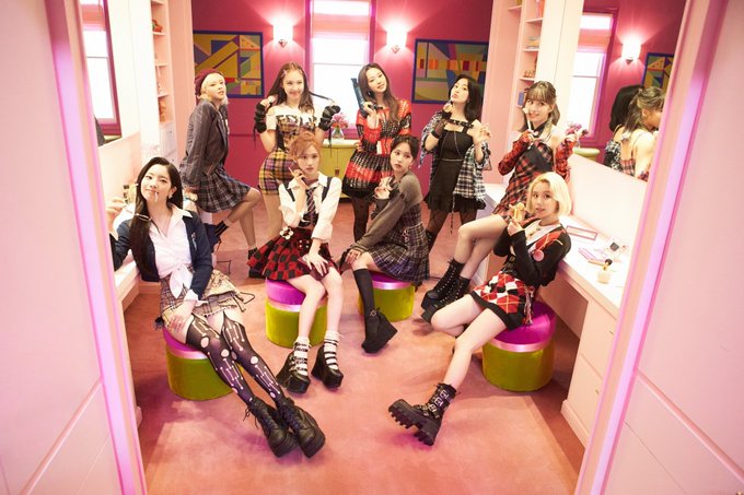 FIspl4_XoAEhO4N?format=jpg&name=small