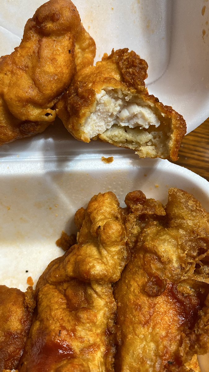 bboytkc's tweet photo. @Chilis is this some sort of new recipe? Because it’s straight up nasty 🤮 Stafford VA #Chilis serving this as “Chicken Crispers” 🤮 We got 2 take out orders of this 🗑 @ChilisSupport https://t.co/7wqbl28ncw