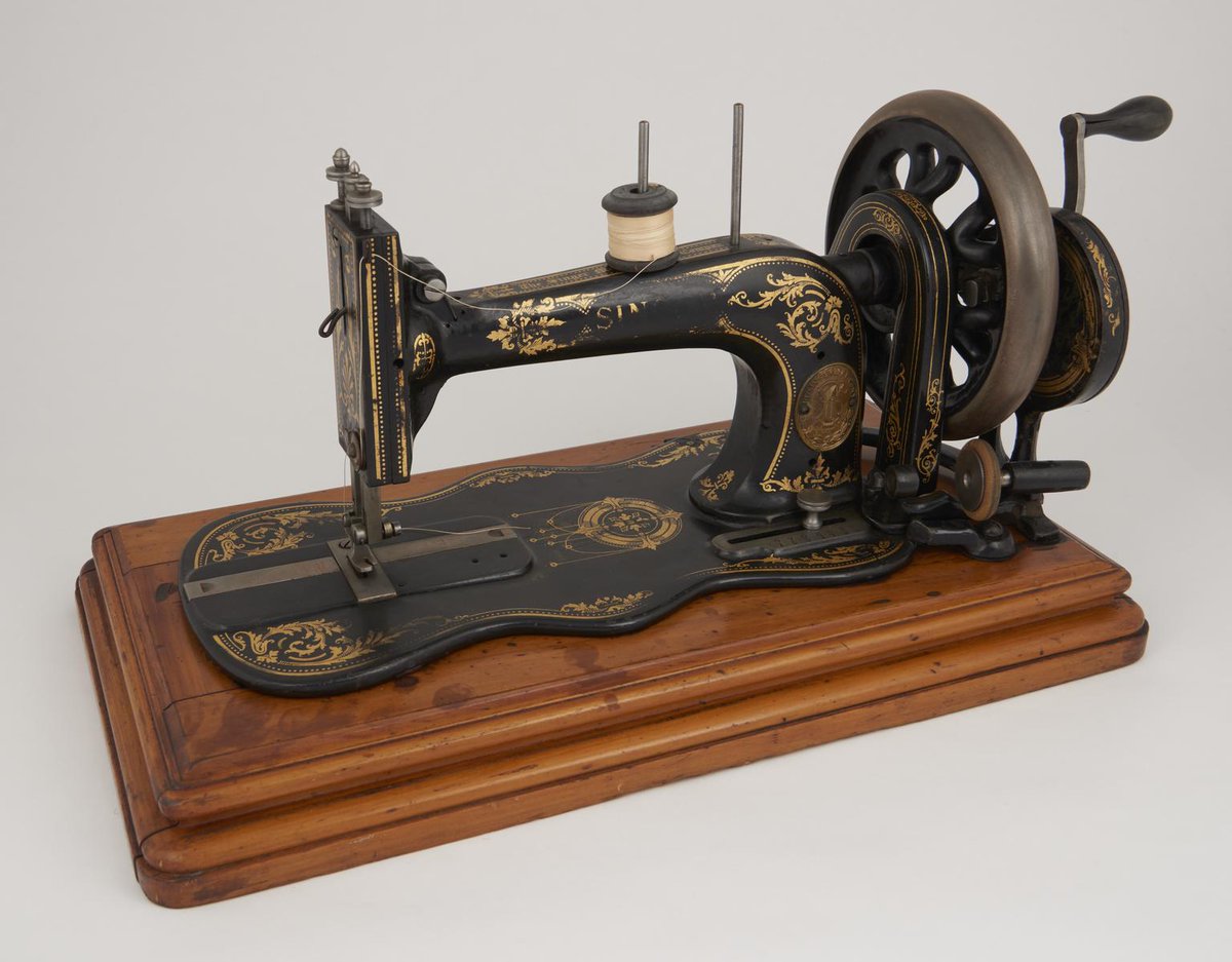 wikivictorian's tweet photo. Singer 'New Family' sewing machine, 1865-83. Science Museum. https://t.co/rYeBl39WEp