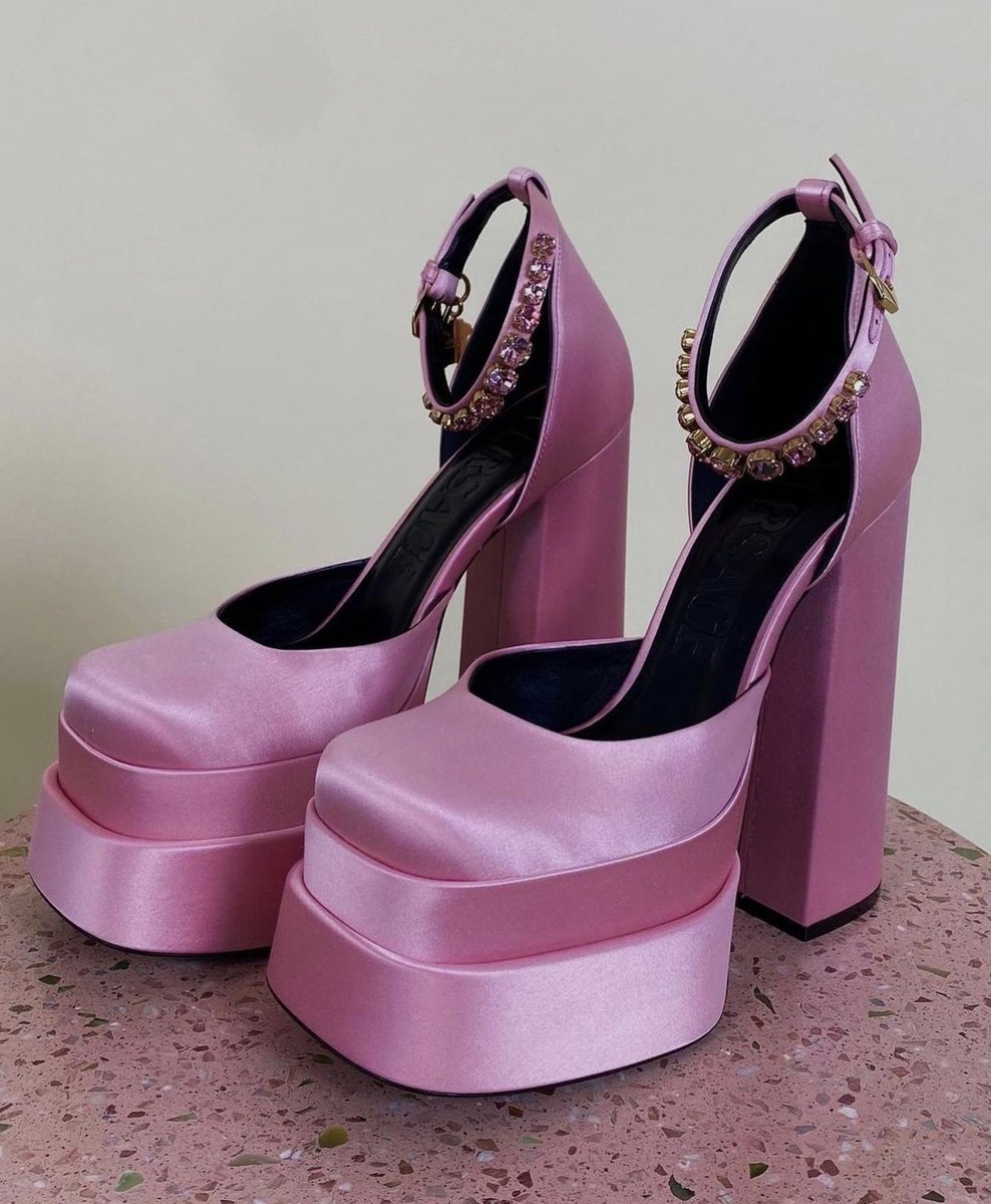 rocio_fashion tweet picture