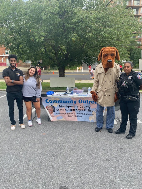 Thank you to all of the officers who work to keep our community safe every day. 
#NationalLawEnforcementAppreciationDay