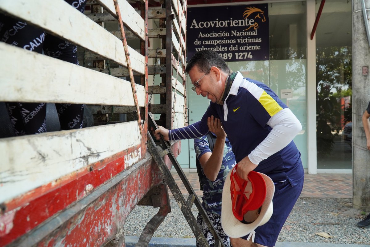 JorgeOvidioCruz's tweet photo. La regatta es de las actividades insignias del Festival de Granada que trae cientos de turistas a nuestra región. Disfrutemos la variedad de eventos del Meta, respetemos los espacios donde se realizan y sobre todo cuidemos nuestra salud y la de nuestra familia #PorUnMetaSaludable https://t.co/xtfTPKGJG7